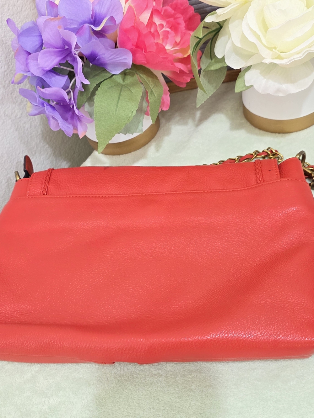 Orange Leather Shoulder Bag with Antique Gold Chain Strap And Crossbody - Picture 5 of 14